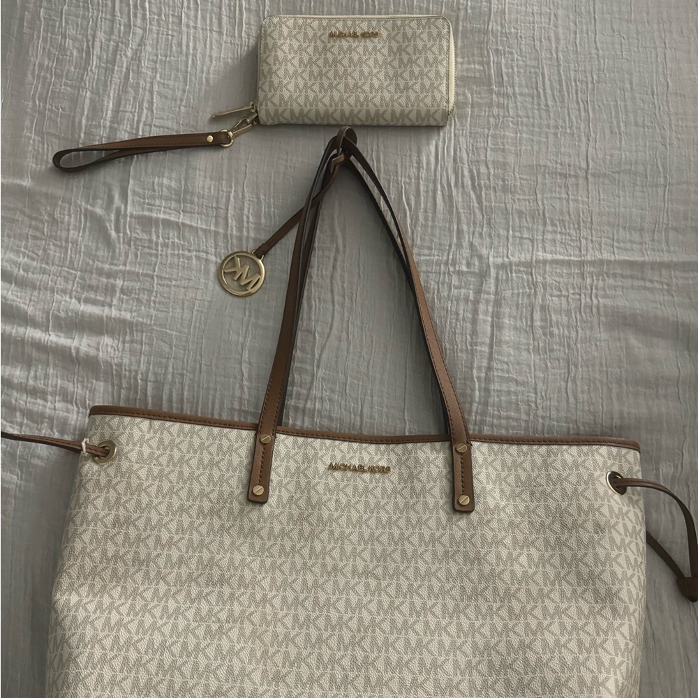NWOT Michael Kors Tote and Wallet